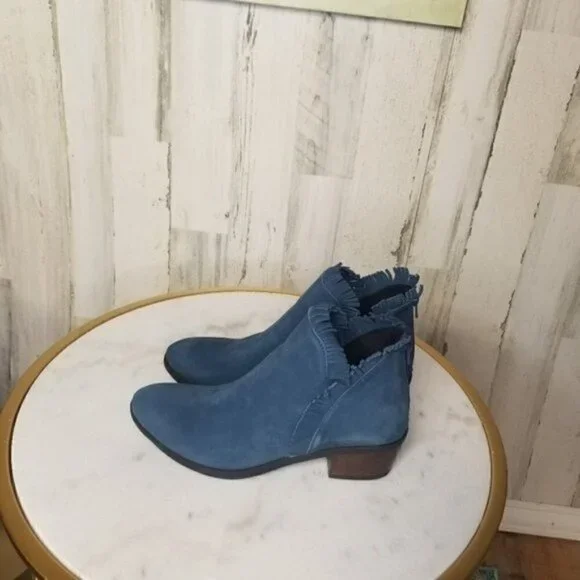 Bueno Cathy Bootie Blue Nubuck SZ 38 7.5-8M - Picture 2 of 6